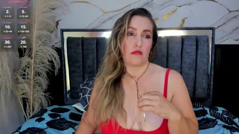 Snapshot of hera_godess chatting on September 2025 09:20:02 PM Hera godes online show from September 2025 09:20:02 PM