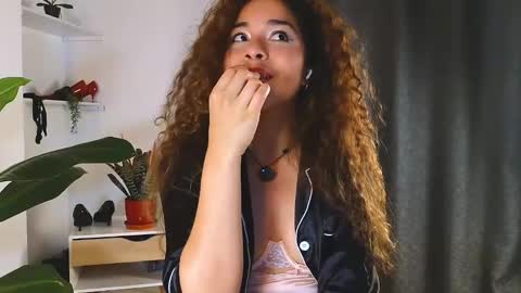 hercyqueen online show from February 2026 01:45:01 AM