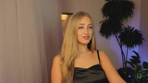 Elise online show from September 2025 02:13:02 AM