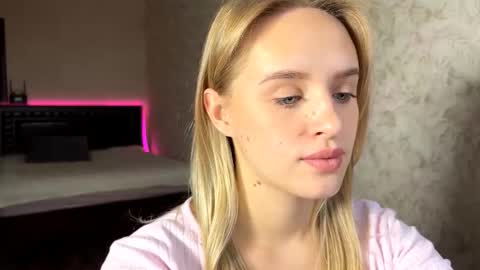 Sylvia online show from October 2025 07:18:02 AM