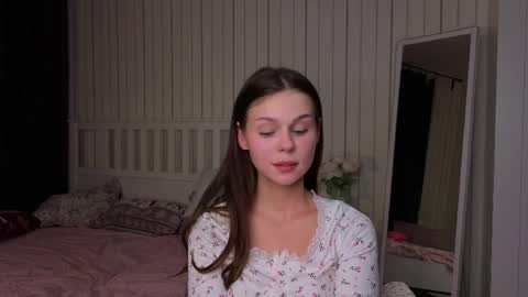 Nicole online show from April 2026 08:39:01 PM