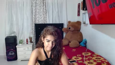 Snapshot of hermione_sweet18 chatting on September 2025 05:42:01 AM Alana online show from September 2025 05:42:01 AM
