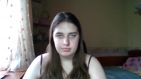 hess_luna_ online show from December 2025 10:13:01 AM