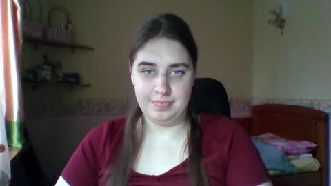 hess_luna_ online show from December 2025 10:11:02 AM