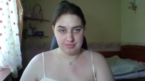hess_luna_ online show from June 2026 09:09:02 AM