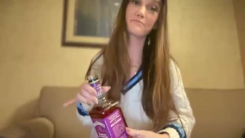 Snapshot of heyaliciabutler chatting on November 2025 01:18:02 AM HeyAlicia online show from November 2025 01:18:02 AM