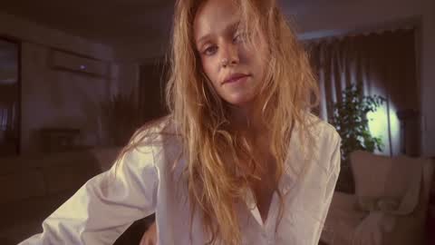 Alina online show from December 2024 06:00:02 PM