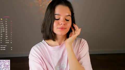 Snapshot of heyim_laura chatting on May 2026 01:10:01 AM Laura online show from May 2026 01:10:01 AM