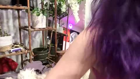 Snapshot of heynicole01 chatting on January 2025 01:38:01 AM FlexieFae online show from January 2025 01:38:01 AM