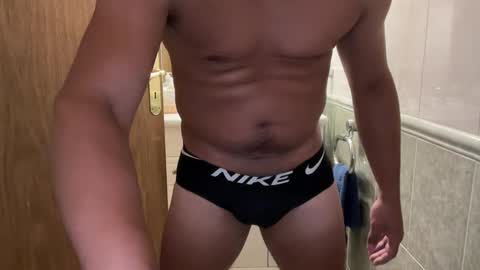 hhernan1 online show from January 2025 12:23:01 AM