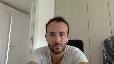 Snapshot of hhombre chatting on September 2025 09:22:01 AM hhombre online show from September 2025 09:22:01 AM
