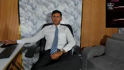 Snapshot of hiddenoffice chatting on September 2025 02:44:01 AM George online show from September 2025 02:44:01 AM