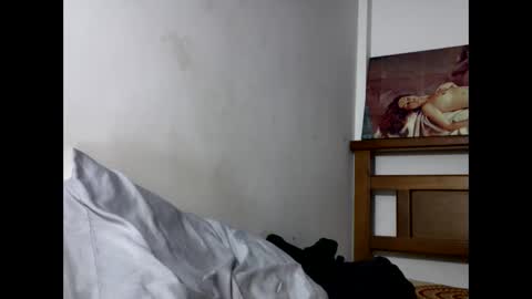 hideonbush online show from April 2026 10:34:02 PM