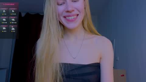 Chloe online show from November 2025 12:00:02 AM