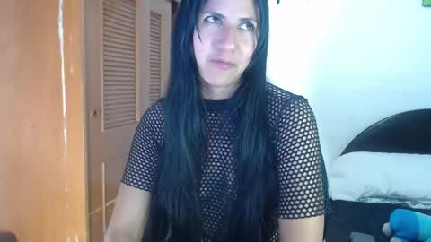 hilaril18 online show from October 2025 12:22:02 AM