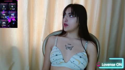 Snapshot of hilary__thompson chatting on December 2024 02:02:01 PM hilary thompson online show from December 2024 02:02:01 PM