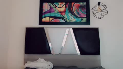 Hilary Avilan online show from March 2026 07:53:01 PM