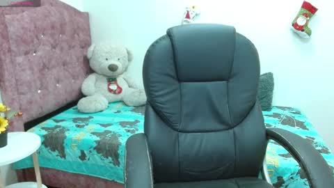 Snapshot of hilaryclowerx chatting on December 2024 07:42:02 PM H I L A R Y online show from December 2024 07:42:02 PM