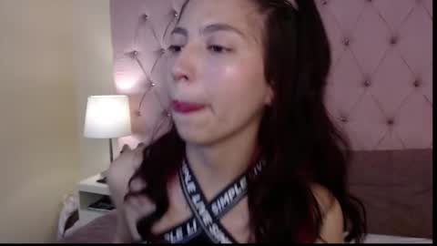 Hillary Thomson online show from December 2025 02:11:01 PM