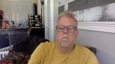 Snapshot of hillcountrydads chatting on December 2025 05:09:01 PM TwoDaddies online show from December 2025 05:09:01 PM