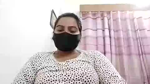 himuhimu22 online show from December 2025 05:31:02 PM