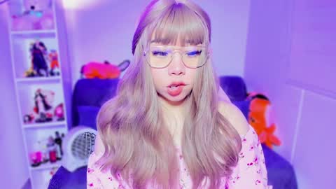 Hinata online show from December 2024 05:25:01 AM