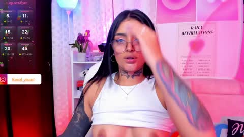 Snapshot of hinataweed01 chatting on January 2025 04:32:01 AM Karol Independent Model online show from January 2025 04:32:01 AM