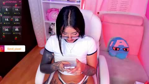 Snapshot of hinataweed01 chatting on February 2025 03:01:02 AM Karol Independent Model online show from February 2025 03:01:02 AM