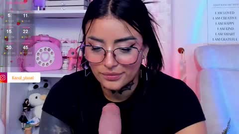 Snapshot of hinataweed01 chatting on February 2025 01:57:02 AM Karol Independent Model online show from February 2025 01:57:02 AM