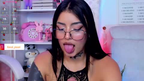 Snapshot of hinataweed01 chatting on February 2025 12:36:02 AM Karol Independent Model online show from February 2025 12:36:02 AM