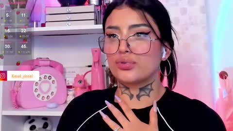 Snapshot of hinataweed01 chatting on February 2025 04:14:02 AM Karol Independent Model online show from February 2025 04:14:02 AM