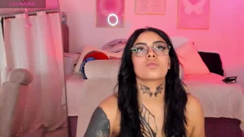 Snapshot of hinataweed01 chatting on September 2025 02:57:01 AM Karol Independent Model online show from September 2025 02:57:01 AM