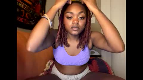 Snapshot of hippieangelbabi chatting on January 2025 12:05:01 AM angelbabi online show from January 2025 12:05:01 AM