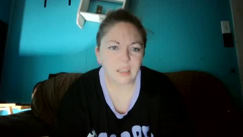 Snapshot of hippihope420 chatting on September 2025 11:57:01 AM Bella online show from September 2025 11:57:01 AM