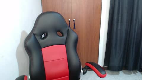 Hisokax online show from April 2026 04:17:01 AM