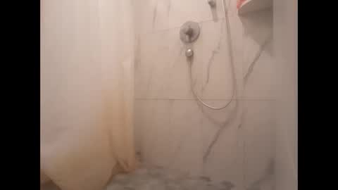 hockeyjock17 online show from April 2026 04:37:02 PM