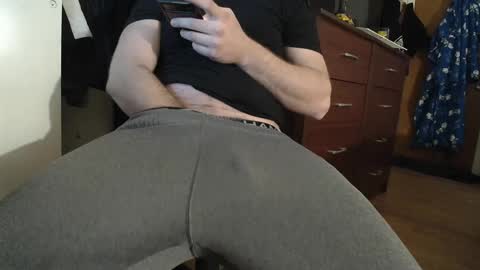 Snapshot of hockeyplayer206850 chatting on December 2024 04:36:02 AM Hockey Player online show from December 2024 04:36:02 AM