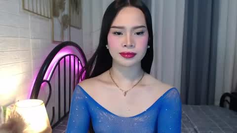 hoelymolly online show from July 2026 08:22:02 PM
