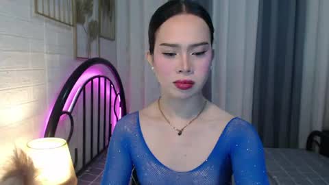 hoelymolly online show from July 2026 09:38:01 PM