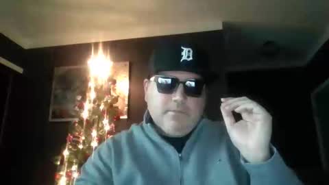 Snapshot of holden_minutz chatting on December 2025 09:04:01 AM holden_minutz online show from December 2025 09:04:01 AM