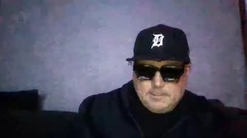 Snapshot of holden_minutz chatting on March 2026 08:09:02 AM holden_minutz online show from March 2026 08:09:02 AM