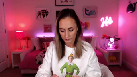 Holi Hurricane online show from November 2025 05:02:02 AM