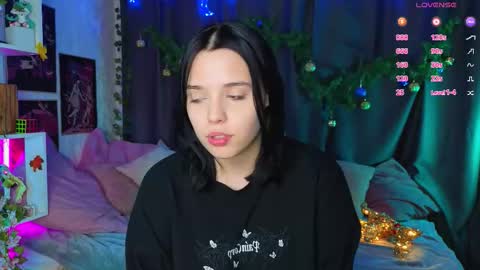 Lux online show from December 2025 05:20:01 PM