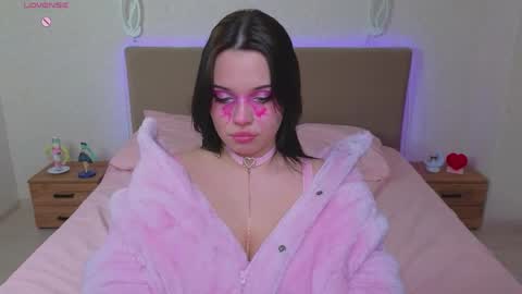 Snapshot of hollislux chatting on April 2026 06:54:02 PM Lux online show from April 2026 06:54:02 PM