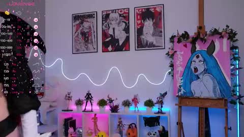 Holli online show from September 2025 05:29:02 PM