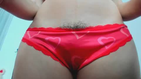 Snapshot of holly0550 chatting on February 2025 03:37:02 PM holly... online show from February 2025 03:37:02 PM