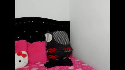 Snapshot of holly0550 chatting on December 2025 06:46:02 PM holly... online show from December 2025 06:46:02 PM