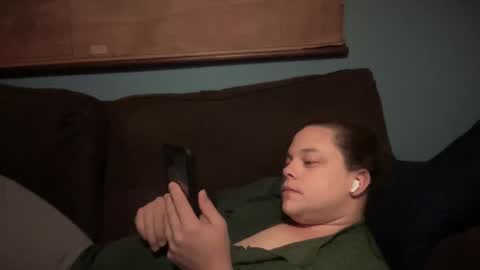 Snapshot of holly23hopefull chatting on October 2025 06:14:02 AM Hollys Drive threw Side Of CB. online show from October 2025 06:14:02 AM