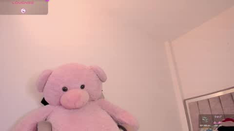 holly_16 online show from June 2026 05:36:02 PM