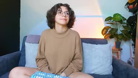 Holly and Honey online show from October 2025 10:32:02 PM